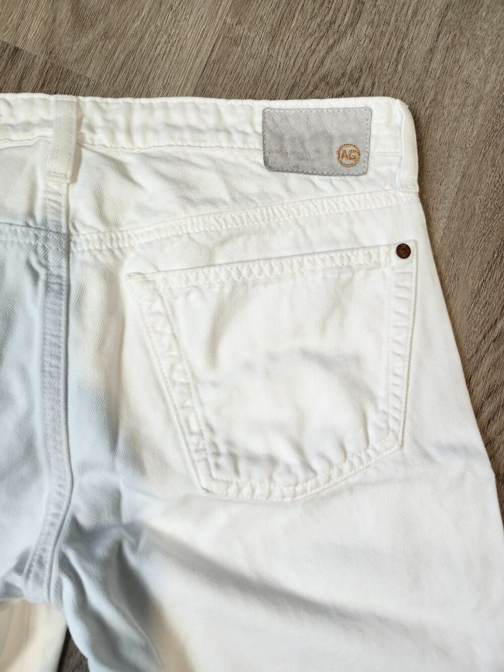 AG Adriano Goldschmied White Boyfriend Bermuda Shorts size 28 - Picture 8 of 11